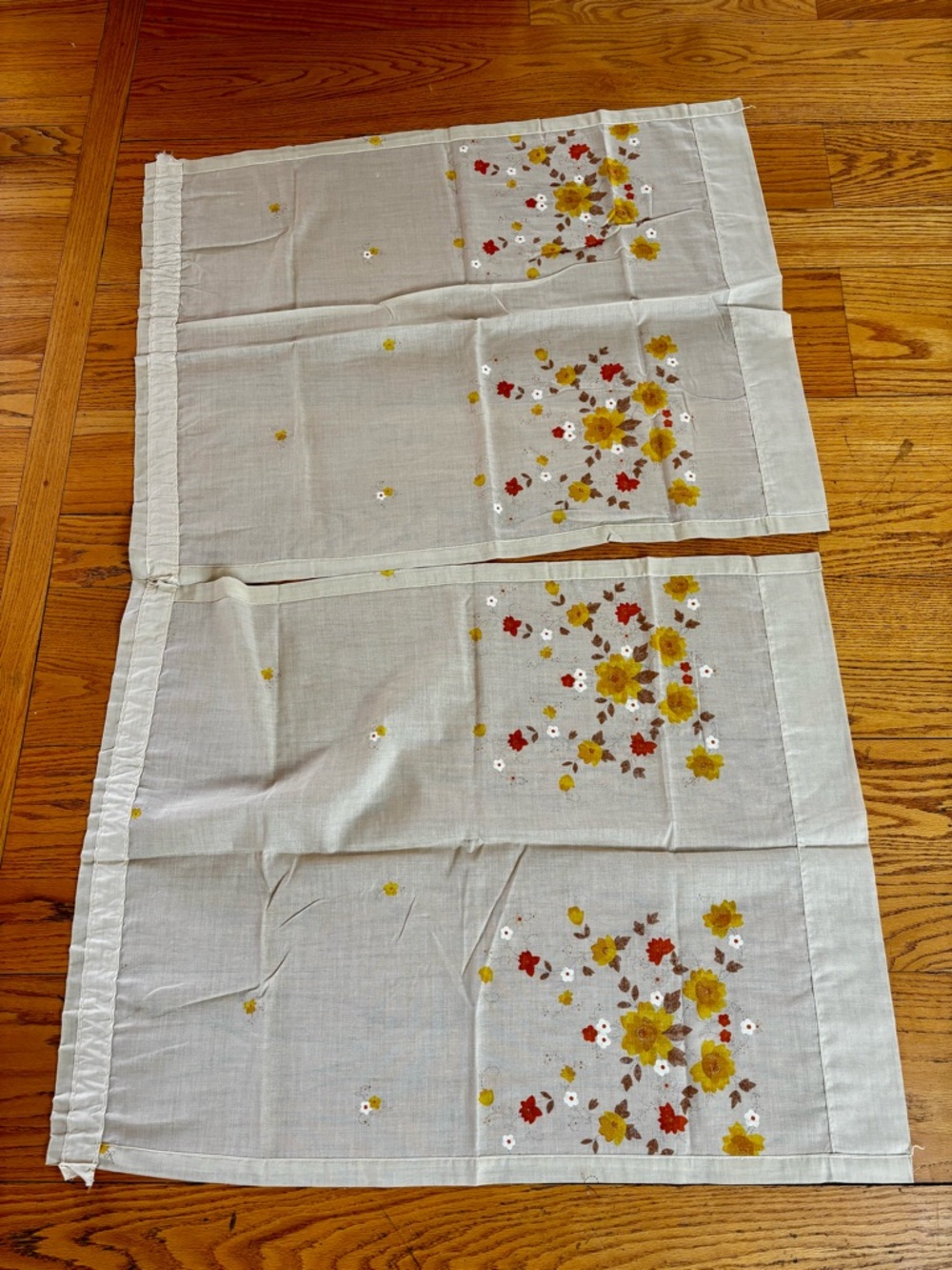 Vintage Curtain Panel, cream with Yellow and Orange Floral Print (2) - Picture 2 of 3